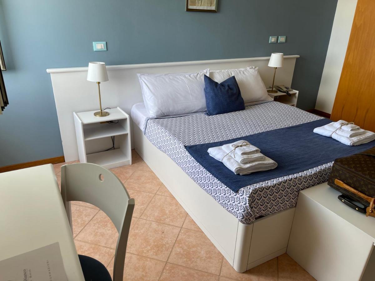 Gatto Bianco Casalabate Otel Lecce Dış mekan fotoğraf